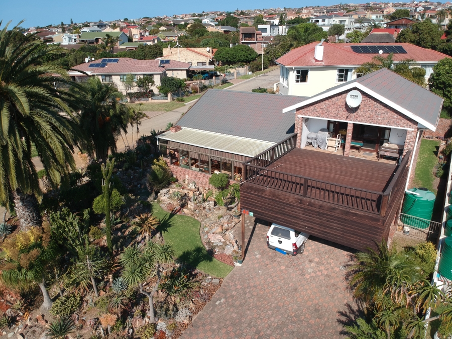 3 Bedroom Property for Sale in Wavecrest Eastern Cape